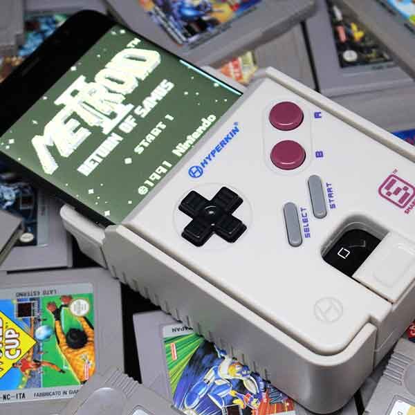 Smartphone Game Boy Adapter frontal shot